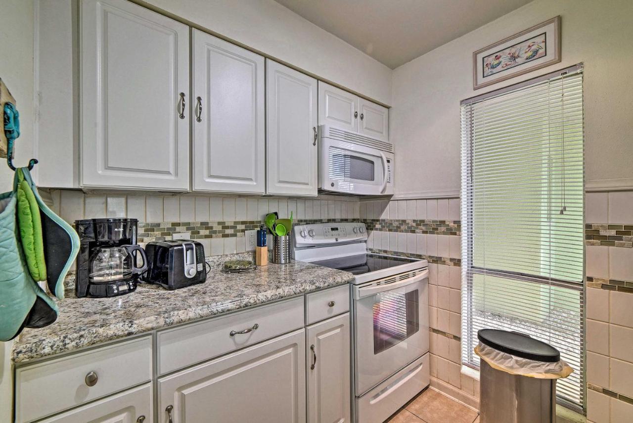 Breezy Corpus Christi Condo With Deck And Fishing Dock Esterno foto