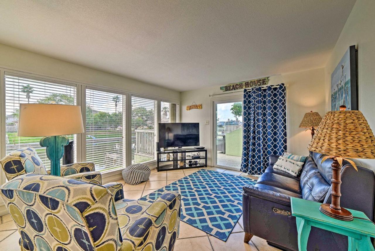 Breezy Corpus Christi Condo With Deck And Fishing Dock Esterno foto